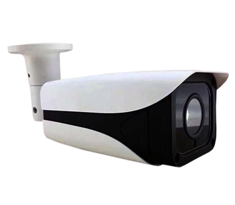  دوربین مداربسته 2 مگاپیکسل بولت اکسل مدل EX-IR736  دارای رزولوشن 2MP (1920H*1080V) @25fps است که از سنسور تصویر CMOSه”1/2.9  بهره می‌برد. این دوربین مدار بسته از لنز ثابت 3.6mm برخوردار است و با استفاده از 28 عدد IR تا برد 25 متر  را در شب تحت پوشش قرار می‌دهد. دوربین اکسل هر 4 تکنولوژی TVI/AHD/CVI/CVBS را ساپورت می‌کند و قابلیت COC یا کنترل منوی دوربین از طریق دستگاه DVR را دارد. از دیگر قابلیت های این دوربین مداربسته می‌توان به لوکس پایین (0.1LUX) جهت تصویر خروجی خوب در محل هایی با نور کم، پشتیبانی از DWDR, 3-DNR, BLC, D&N, AGC  و همچنین گارانتی و خدمات پس از فروش 24 ماهه شرکت سیماران اشاره داشت. با توجه به بدنه فلزی مقاوم و استاندارد IP66 این دوربین گزینه مناسبی جهت نظارت در اماکن تجاری و مسکونی، فضاهای داخلی و خارجی است.   